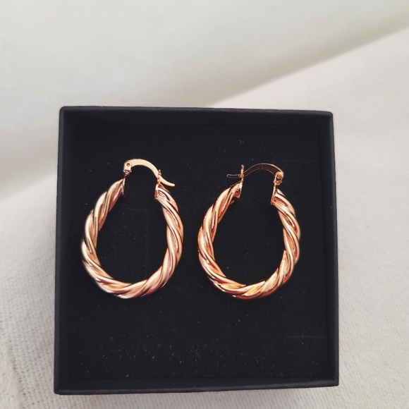 Gold earring hoops - Picture 3 of 6